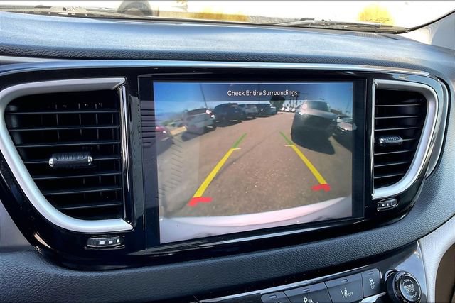 Used 2023 Chrysler Pacifica Touring-L FWD image 21