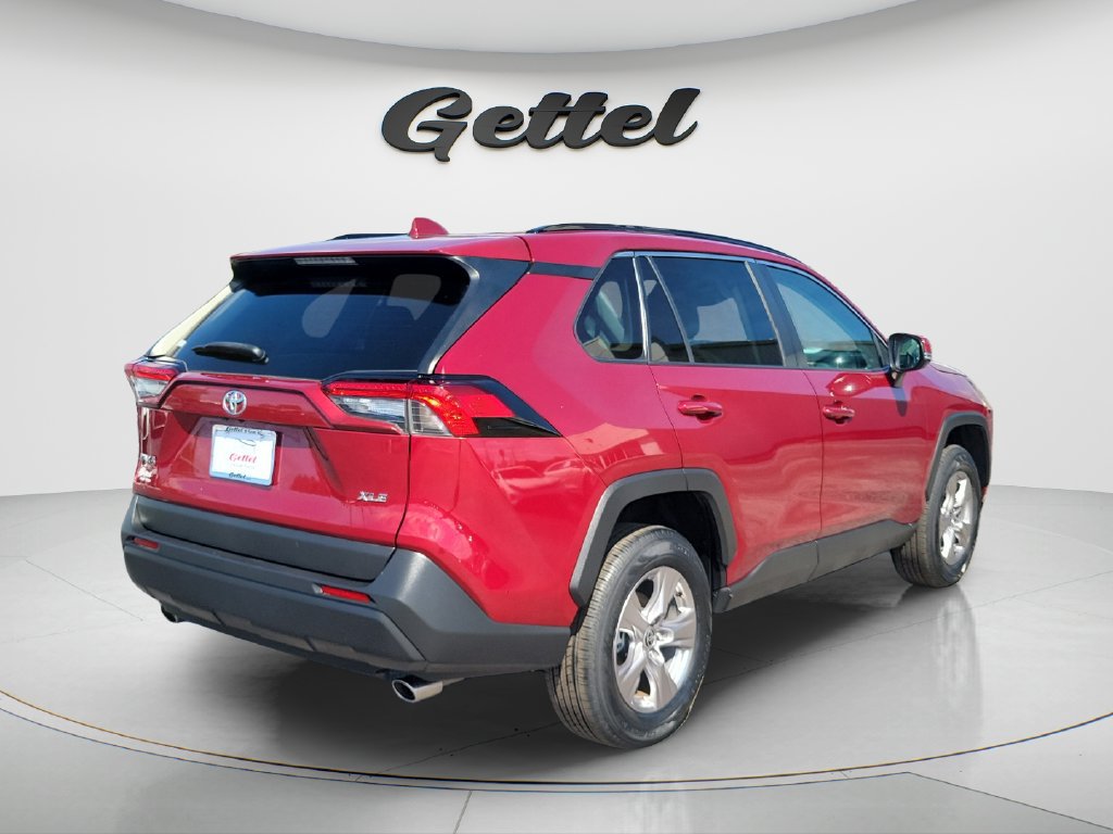 Used 2022 Toyota RAV4 XLE FWD image 5