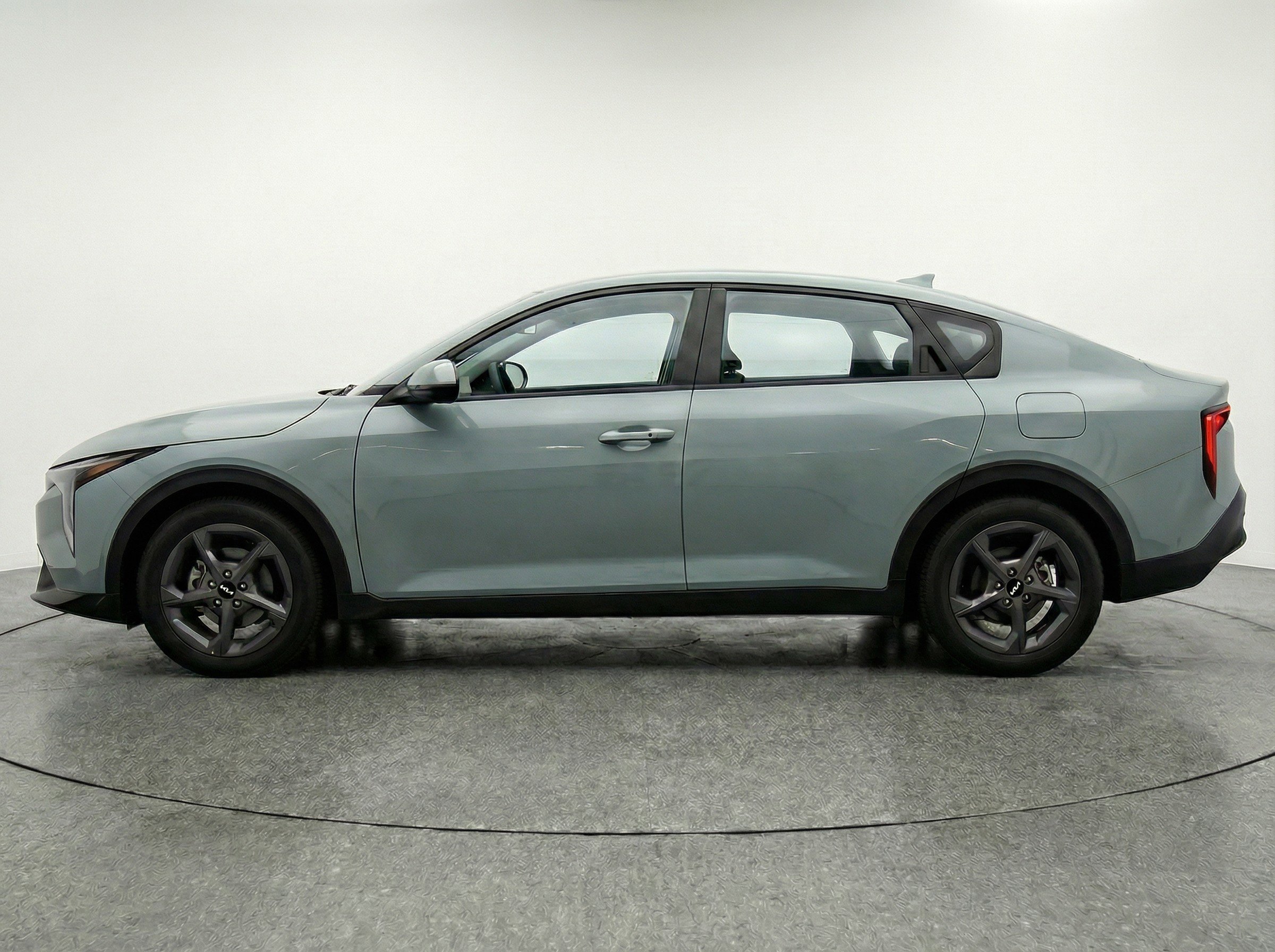 Used 2025 Kia K4 FWD image 5