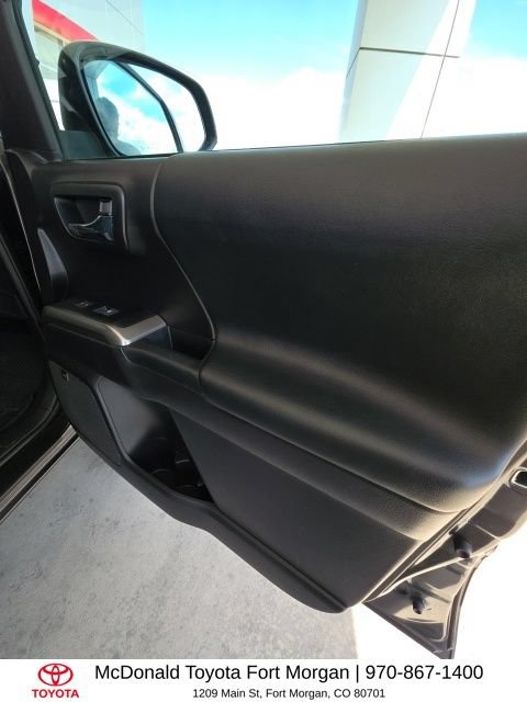 Used 2021 Toyota Tacoma Limited AWD/4WD image 23