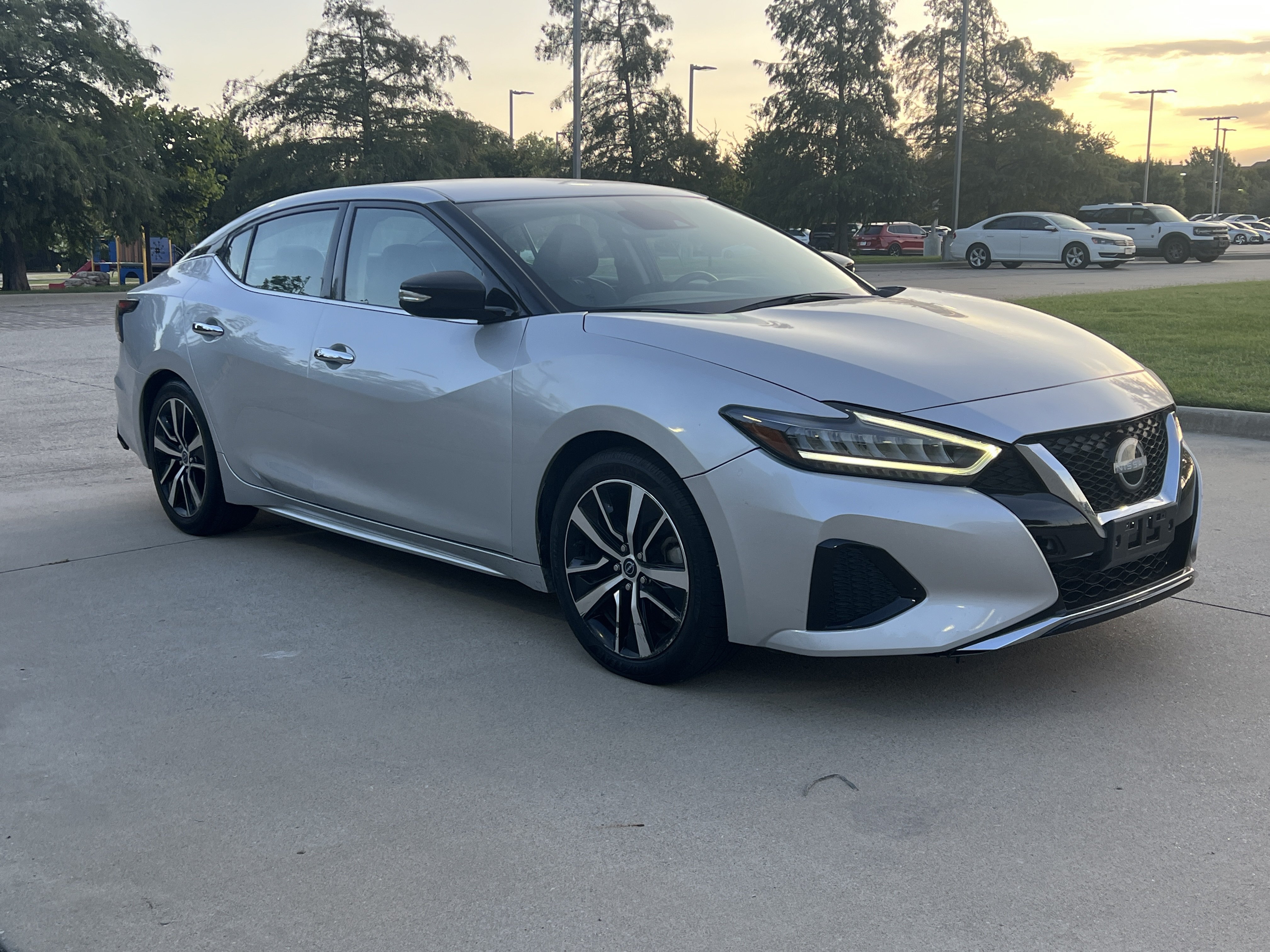 Used 2023 Nissan Maxima SV w/ Floor Mat Group FWD image 2