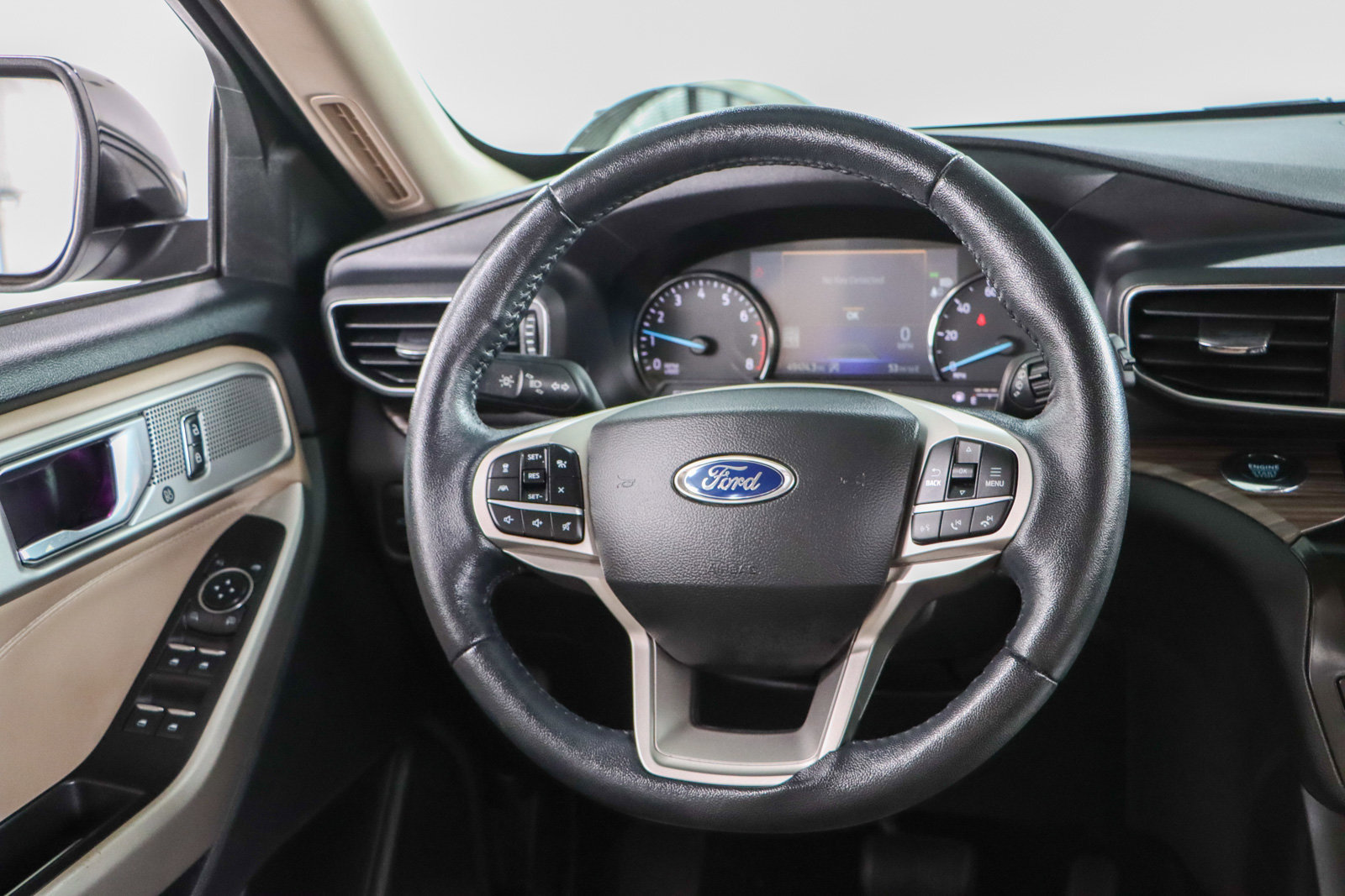 Used 2022 Ford Explorer Limited AWD/4WD image 12