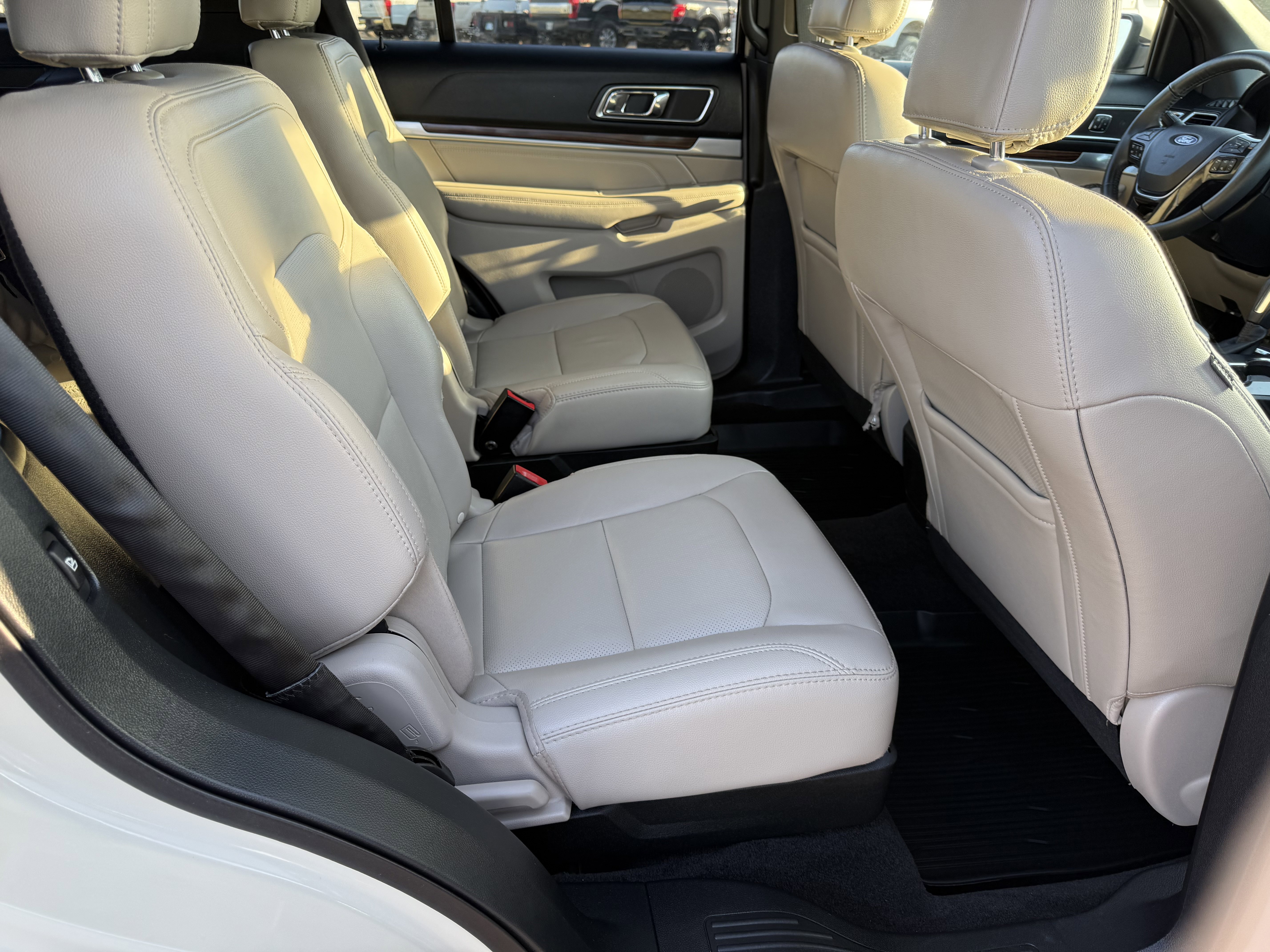 Used 2018 Ford Explorer Limited w/ Equipment Group 301A image 11