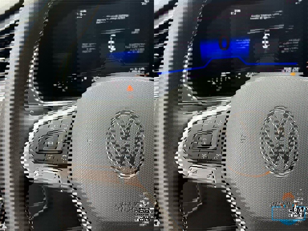 Used 2022 Volkswagen Tiguan SE image 16