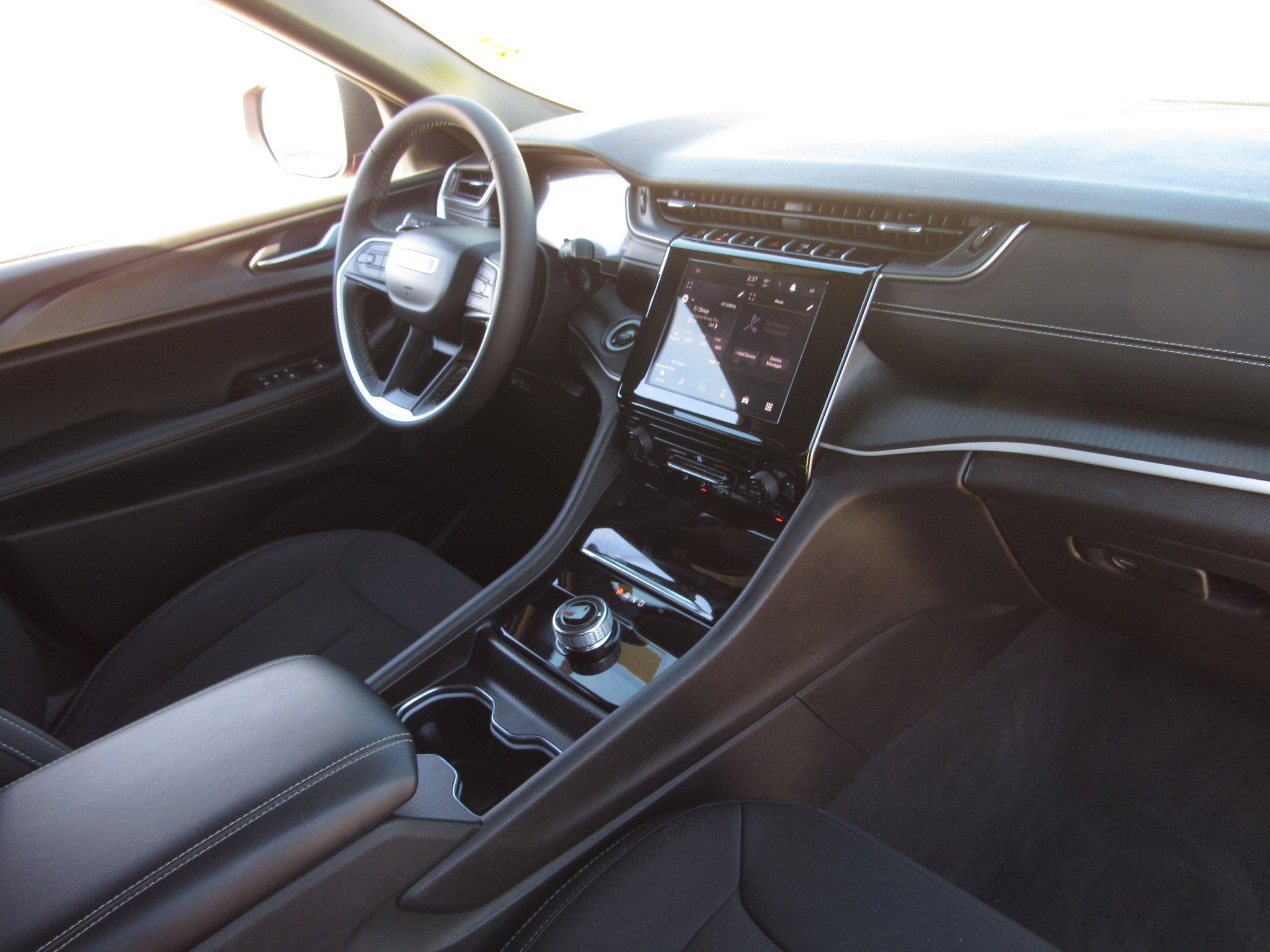 Used 2024 Jeep Grand Cherokee Laredo X w/ Trailer Tow Package image 10