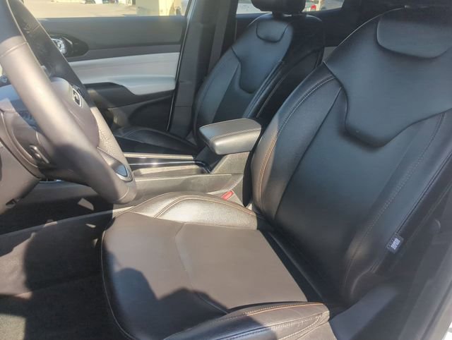 Used 2024 Jeep Compass Limited image 11