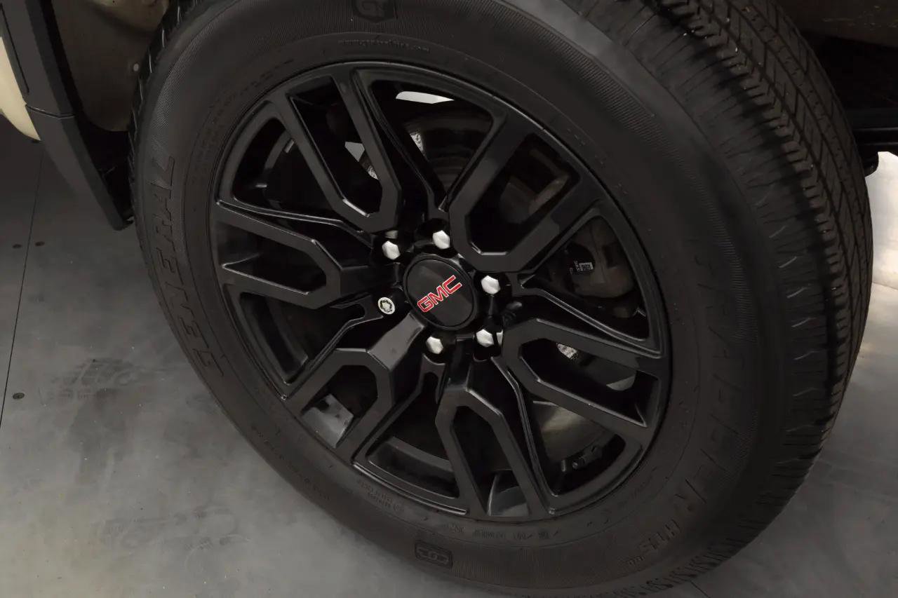 Used 2022 GMC Sierra 1500 Elevation image 9