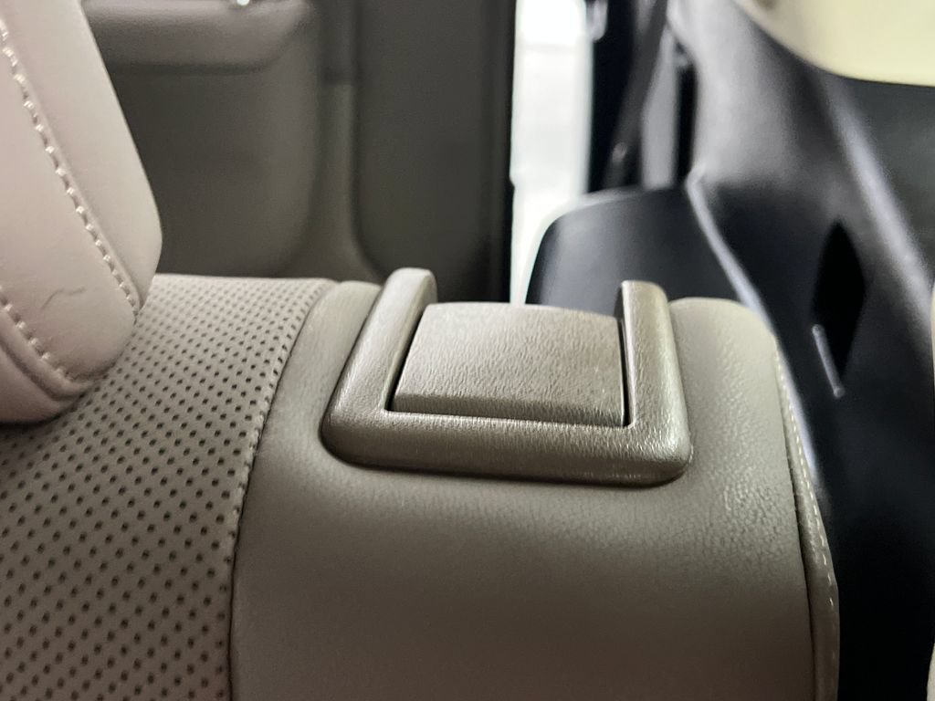 Used 2022 Lexus GX 460 Premium w/ Accessory Package AWD/4WD image 19