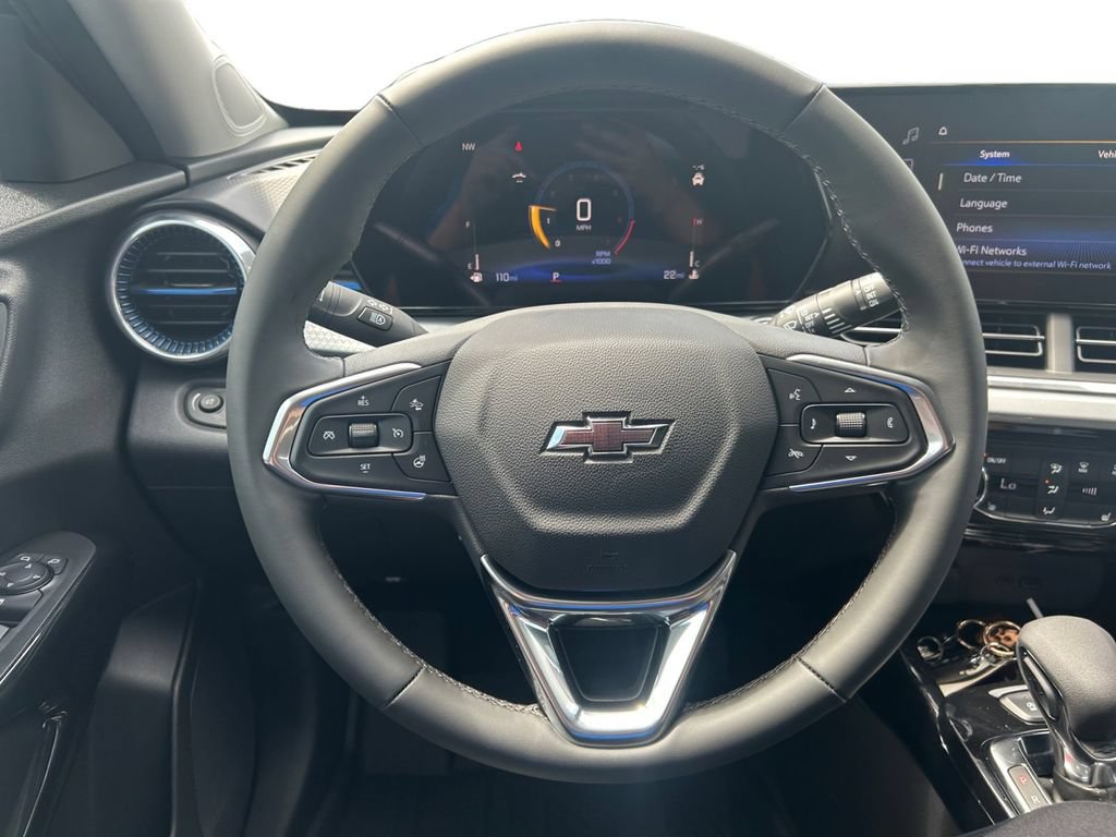 Used 2026 Chevrolet Trax LT w/ Driver Confidence Package FWD image 17