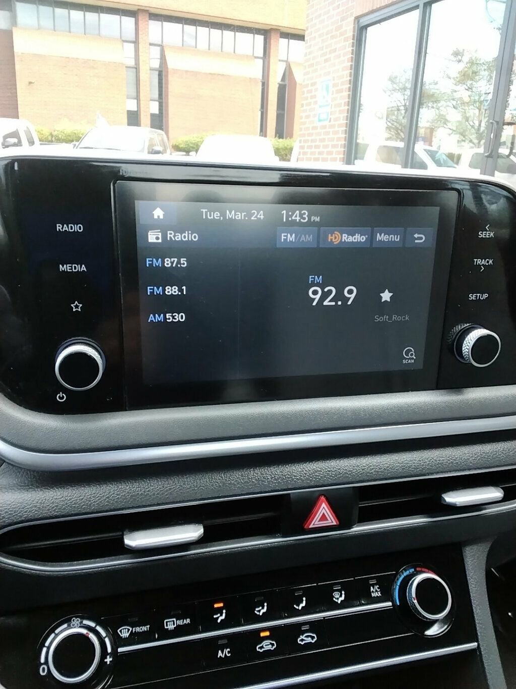 Used 2021 Hyundai Sonata SE w/ Preferred Accessory Package image 15