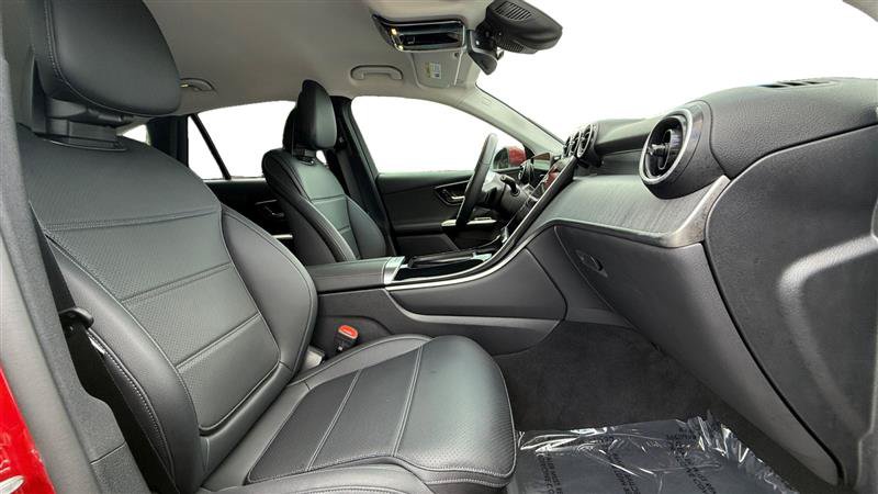 Used 2025 Mercedes-Benz GLC 350e 4MATIC image 17