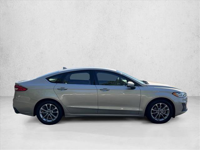 Used 2019 Ford Fusion SE FWD image 4