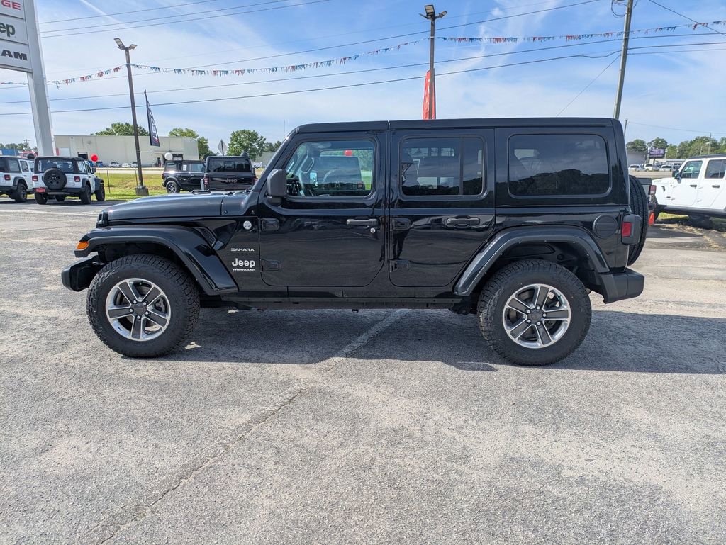 Used 2023 Jeep Wrangler Sahara image 6