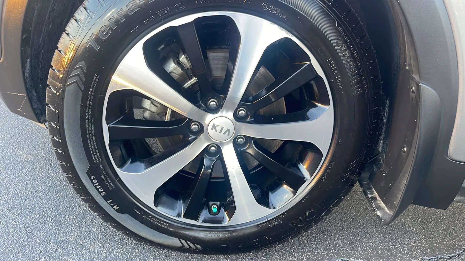 Used 2016 Kia Sorento EX image 24