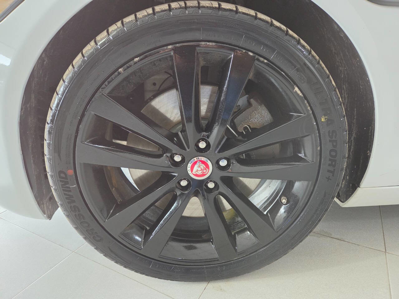 Used 2017 Jaguar XE Prestige RWD image 12
