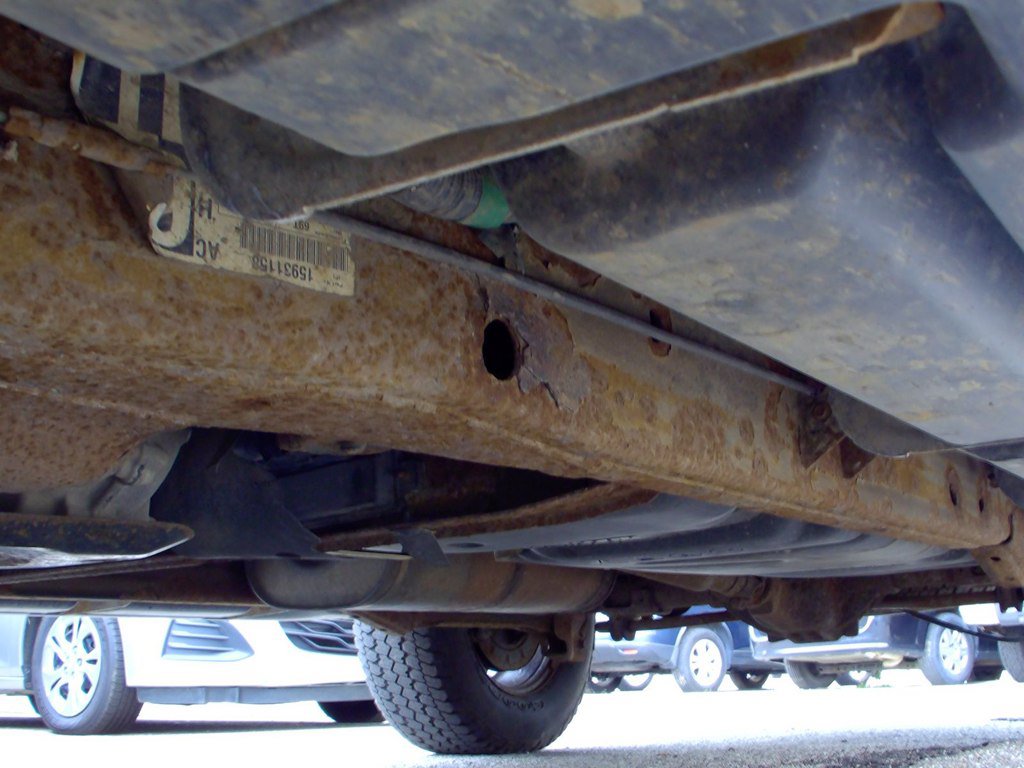 Used 2009 Chevrolet Suburban LS w/ Skid Plate Package AWD/4WD image 18