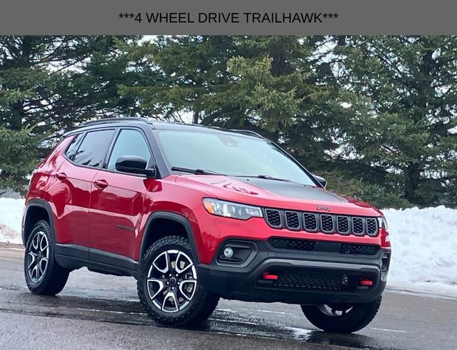 Used 2025 Jeep Compass Trailhawk image 1