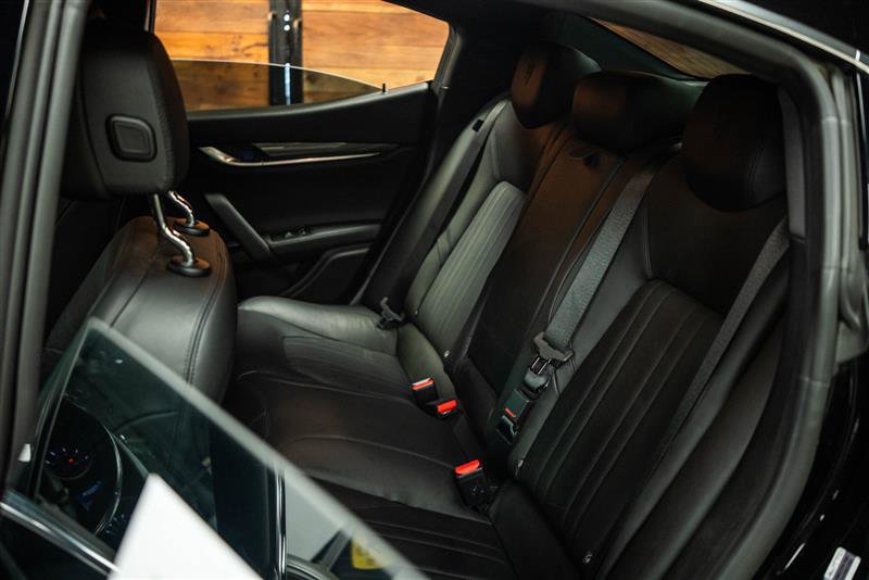 Used 2015 Maserati Ghibli RWD image 10