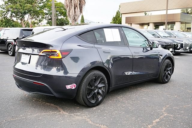 Used 2024 Tesla Model Y Long Range AWD/4WD image 10