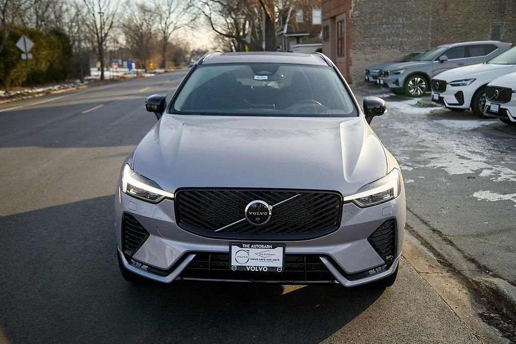 New 2026 Volvo XC60 B5 Plus w/ Protection Package Premier image 5
