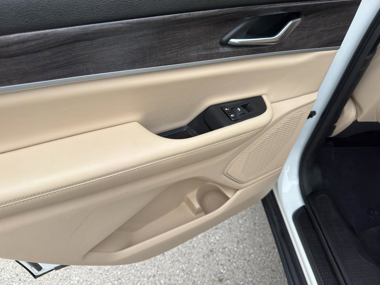 Used 2024 Jeep Grand Cherokee L Limited image 47