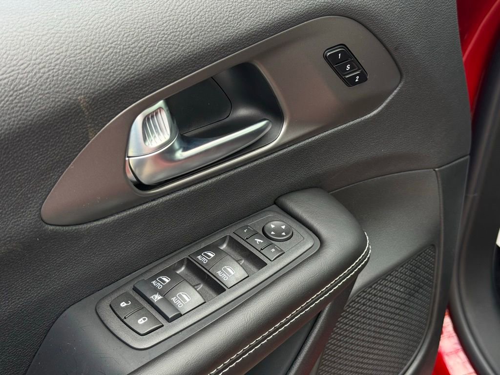 New 2027 Chrysler Pacifica Limited FWD image 15