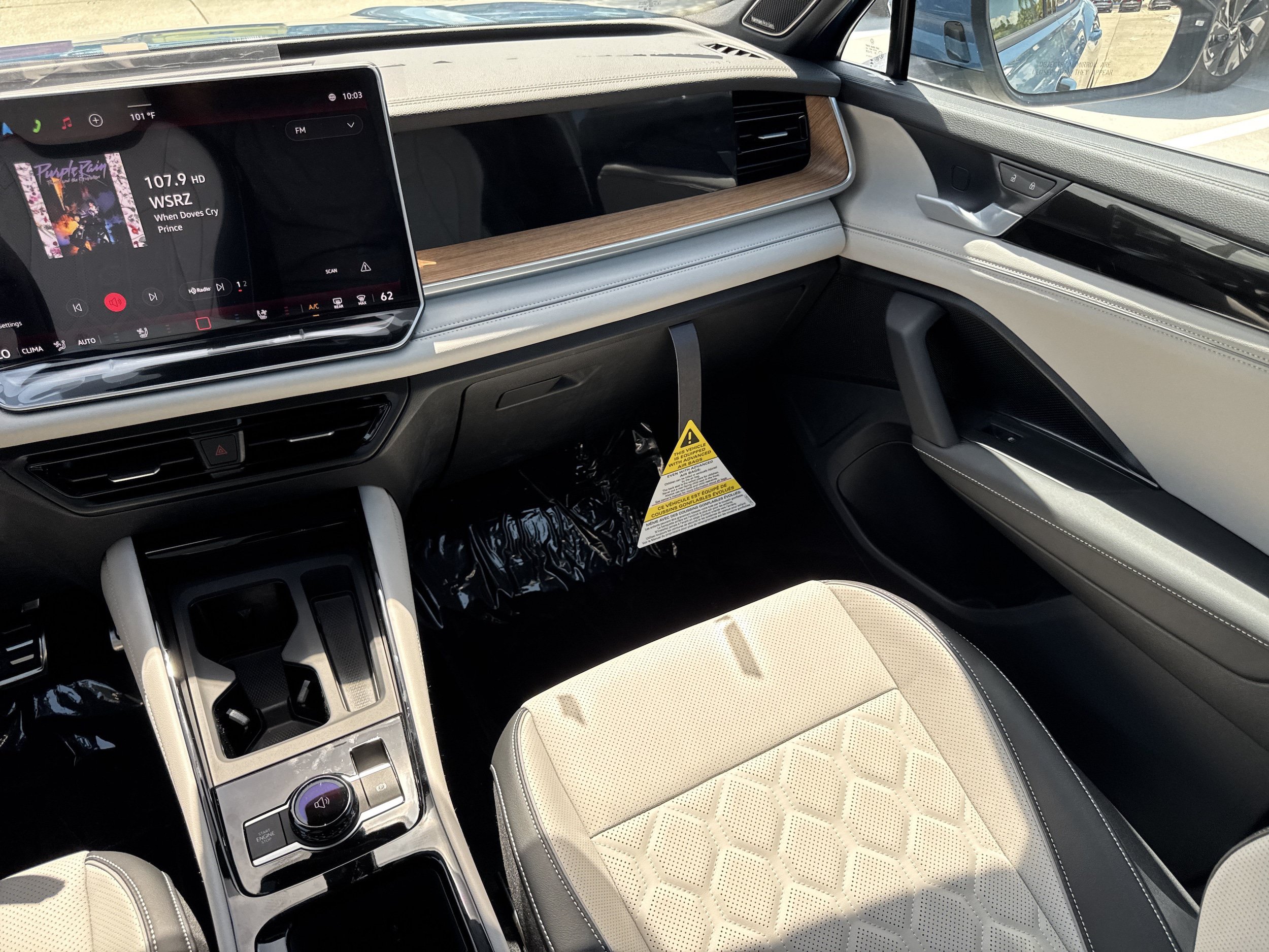 New 2026 Volkswagen Tiguan SEL R-Line AWD/4WD image 16