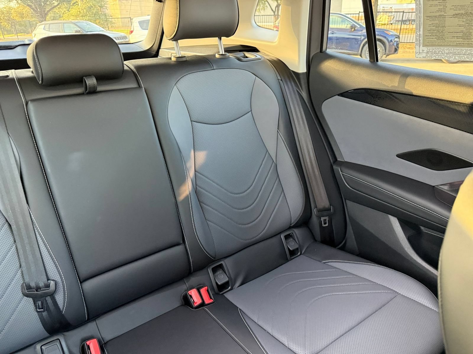 Used 2026 Volkswagen Tiguan SE AWD/4WD image 37
