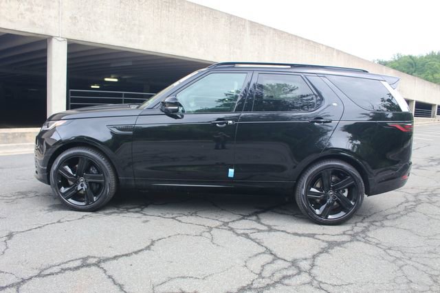 New 2025 Land Rover Discovery Dynamic SE image 6