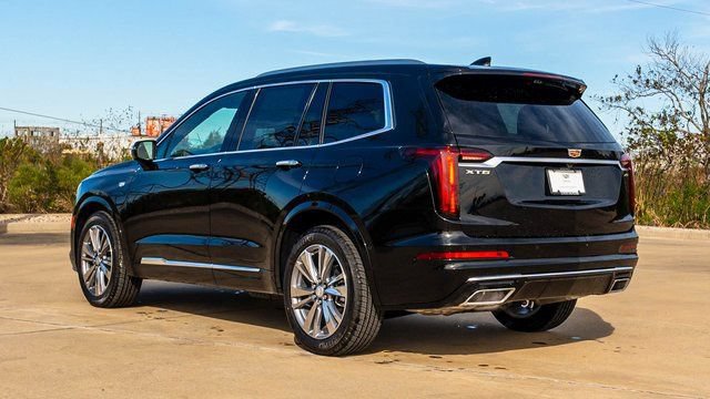 New 2025 Cadillac XT6 Premium Luxury w/ Platinum Package FWD image 5
