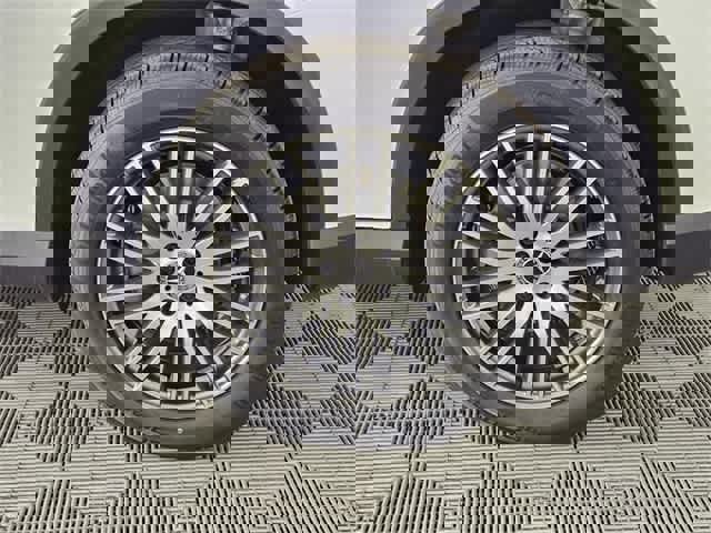 Used 2025 Mercedes-Benz GLC 300 4MATIC image 59