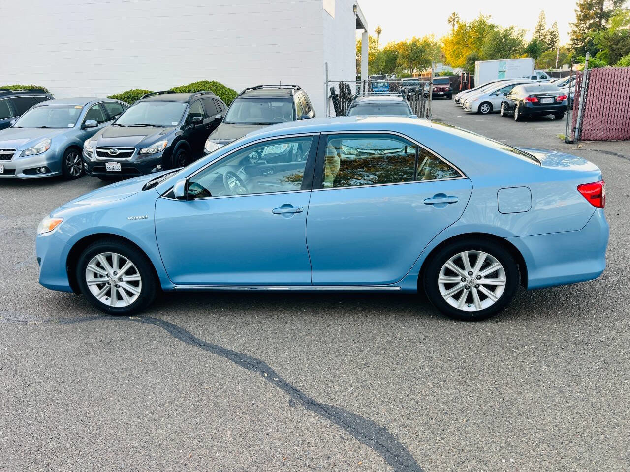 Used 2012 Toyota Camry XLE w/ Convenience Pkg image 5