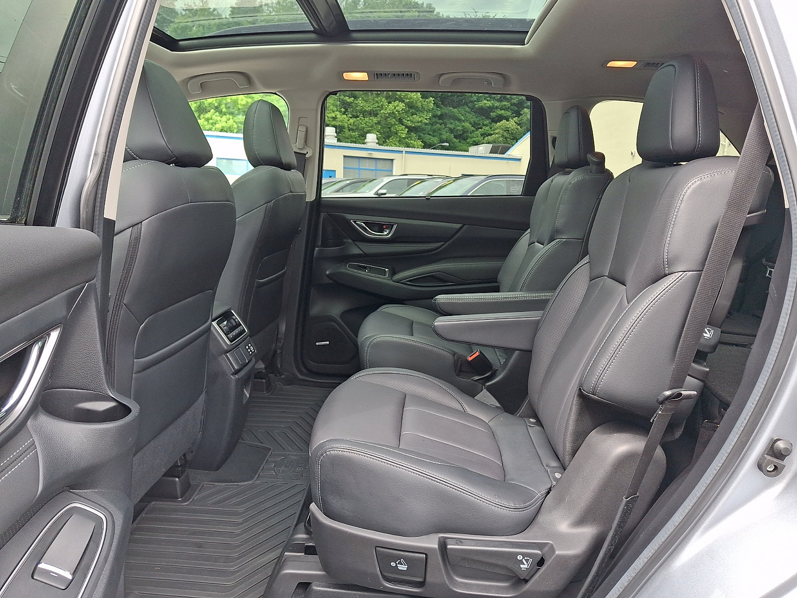 Used 2024 Subaru Ascent Limited w/ Technology Package AWD/4WD image 10