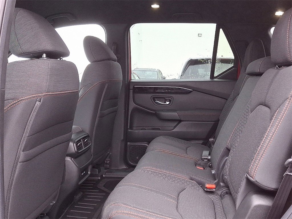 New 2025 Honda Pilot Sport image 6