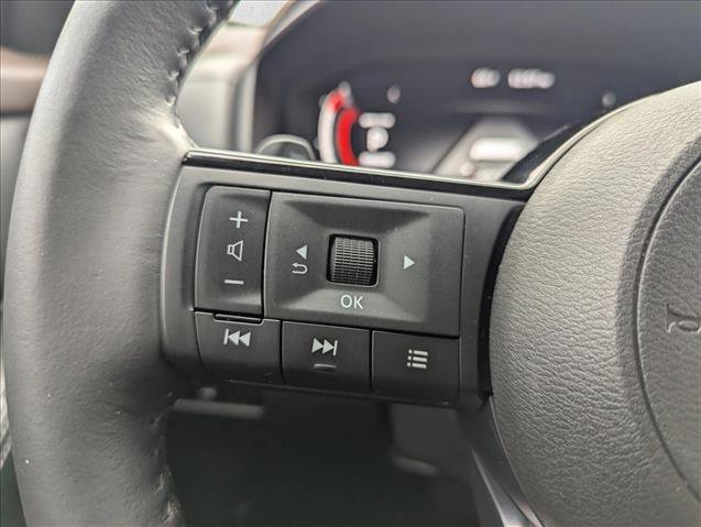 Used 2022 Nissan Rogue Platinum w/ Head-Up Display Package FWD image 13