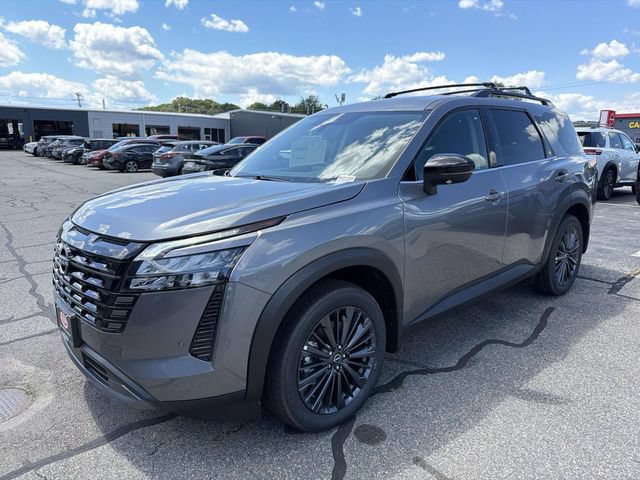 New 2026 Nissan Pathfinder SL w/ SL Premium Package AWD/4WD image 1