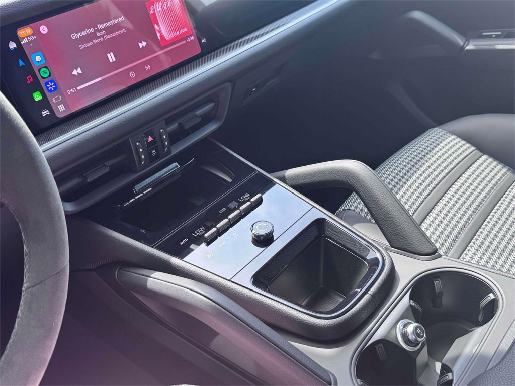 New 2025 Porsche Cayenne Coupe image 23