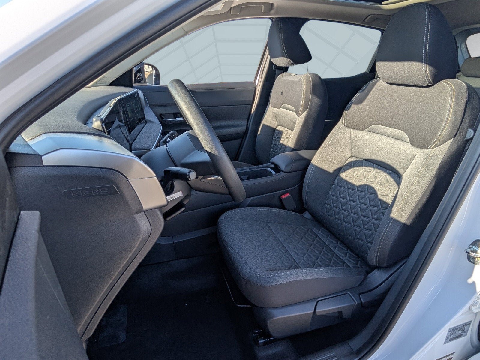 New 2026 Nissan Kicks SV w/ SV Premium Package FWD image 4