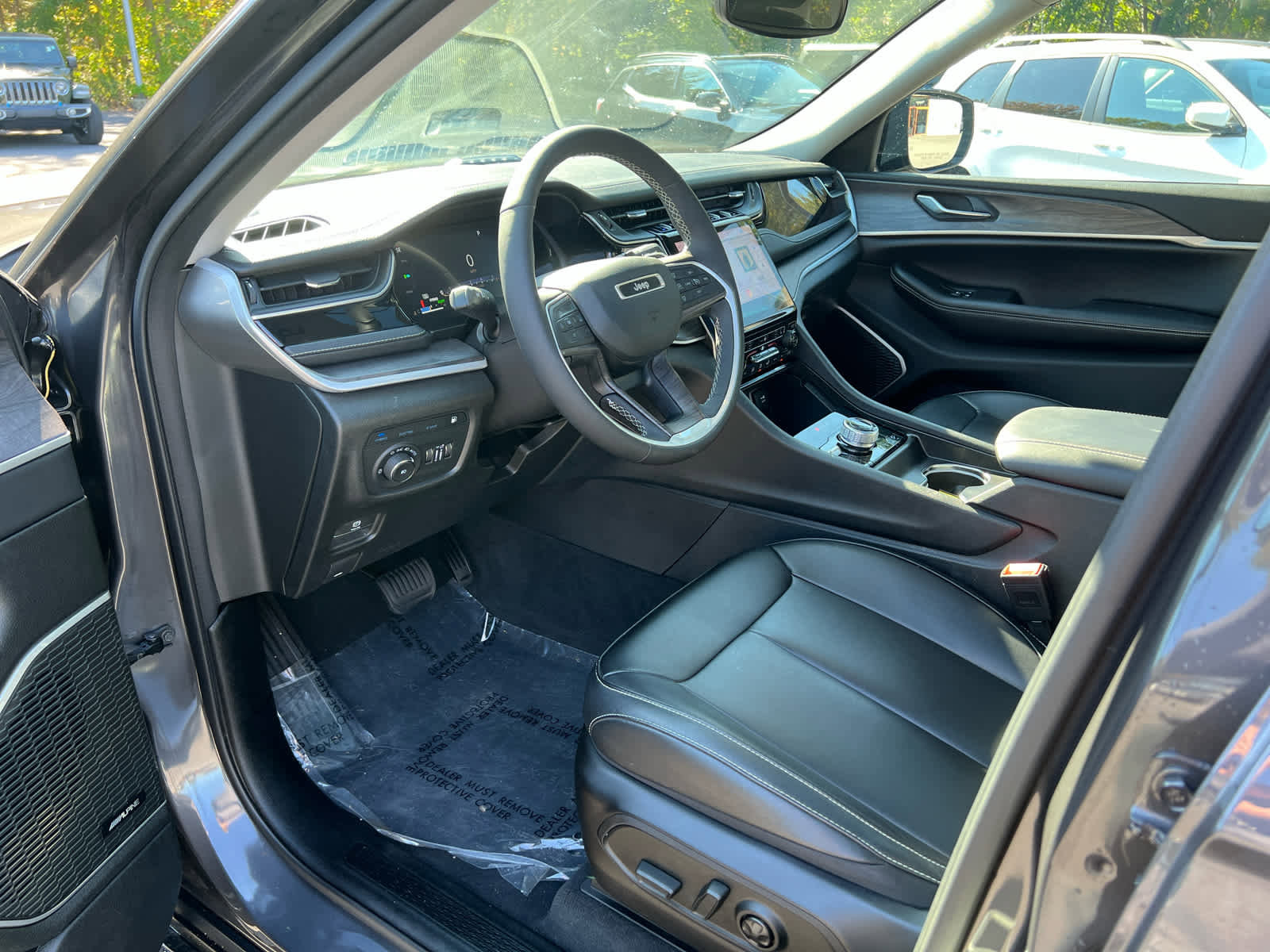 Used 2024 Jeep Grand Cherokee Limited 4xe image 32