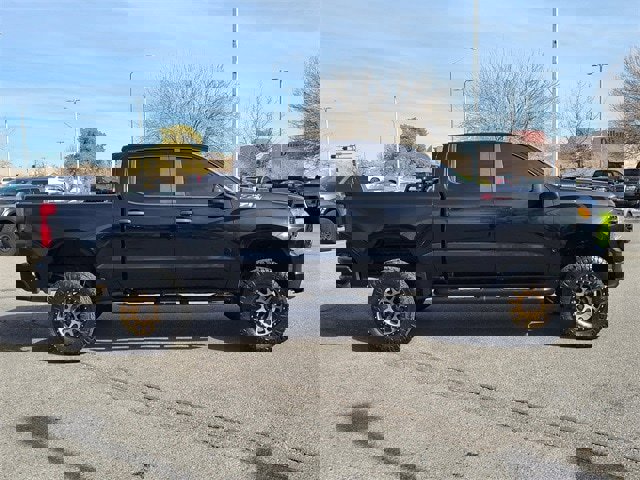 Used 2019 Chevrolet Silverado 1500 Custom Trail Boss w/ Custom Convenience Package image 2