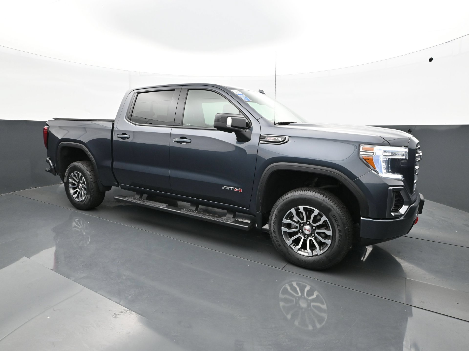 Used 2021 GMC Sierra 1500 AT4 w/ Off-Road Performance Package AWD/4WD image 9