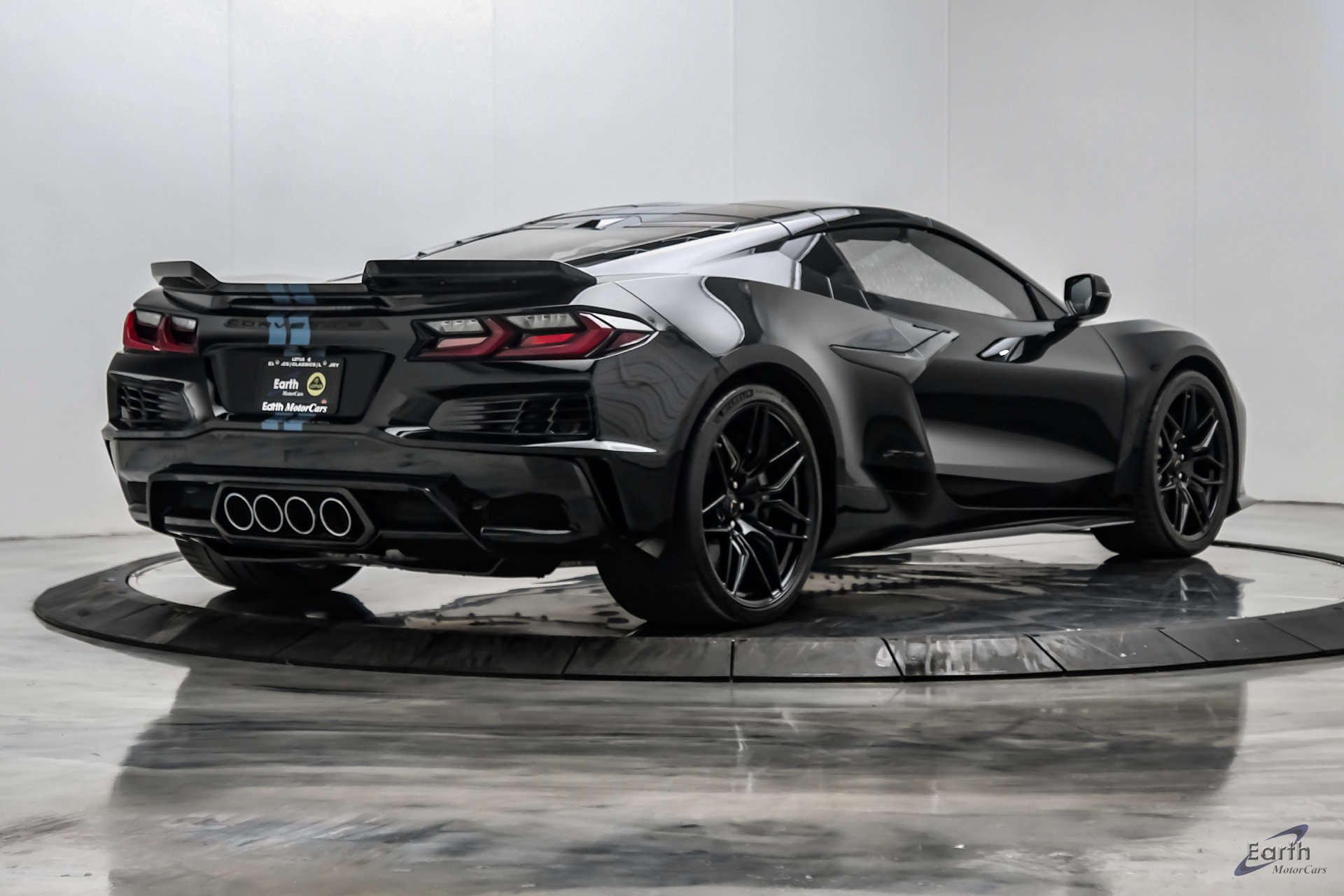 Used 2023 Chevrolet Corvette Z06 w/ Stealth Interior Trim Package RWD image 23