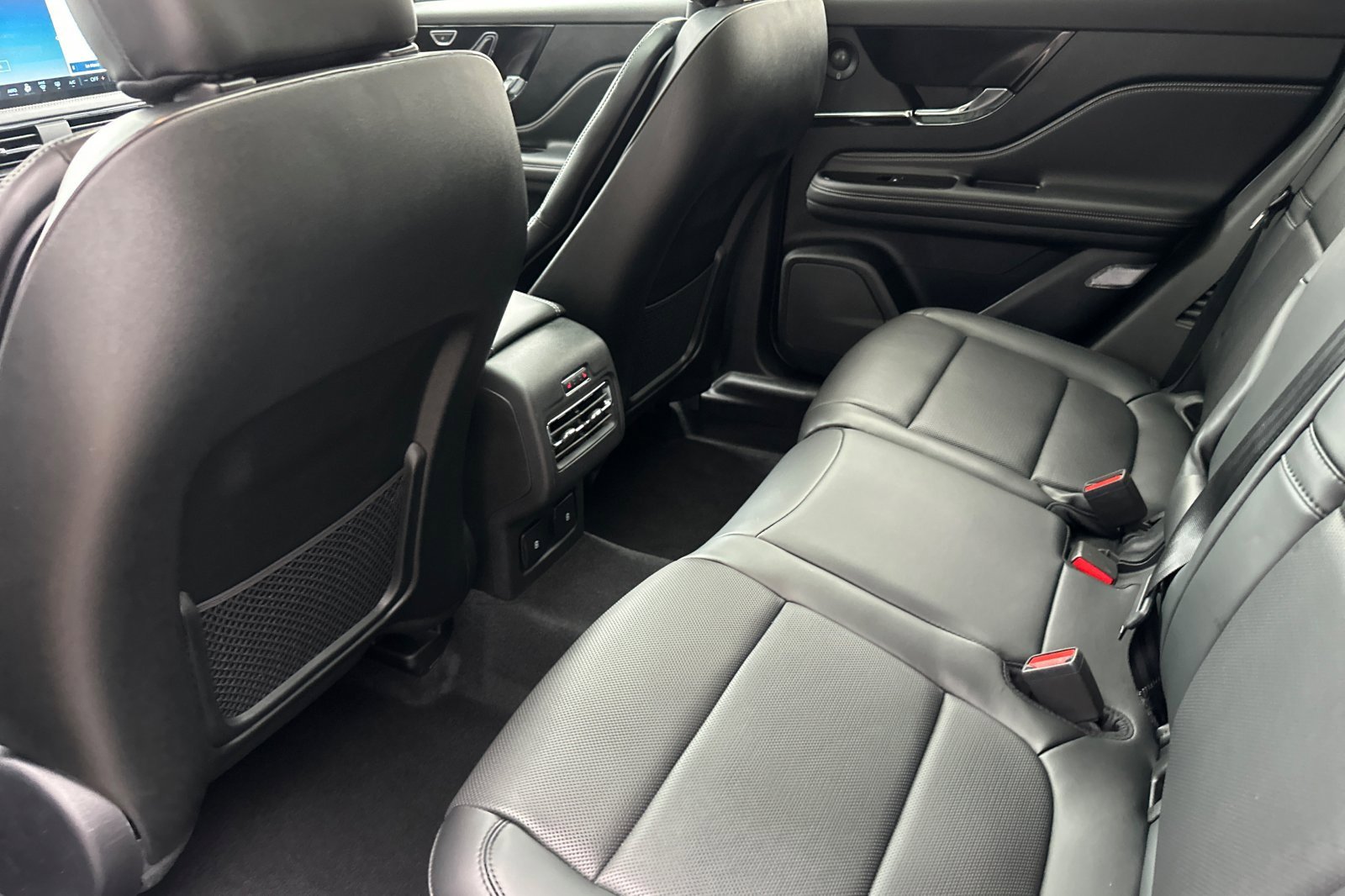 New 2025 Lincoln Corsair Reserve w/ Equipment Group 202A image 11