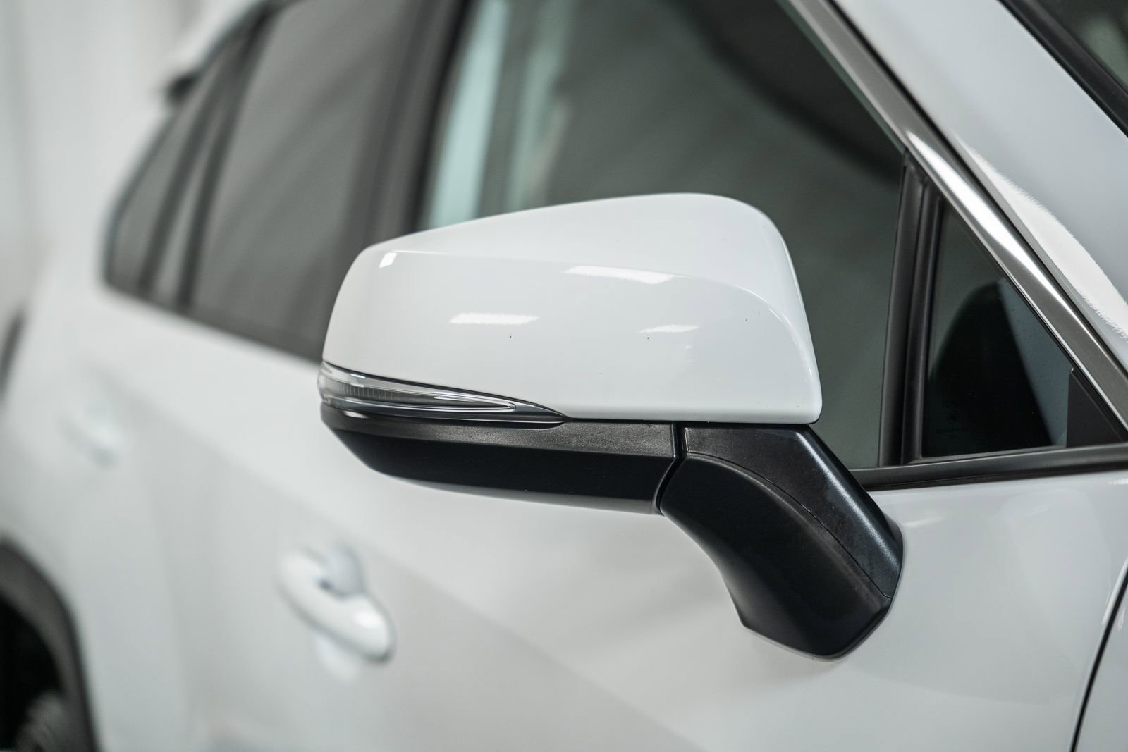 Used 2024 Toyota RAV4 XLE w/ Convenience Package AWD/4WD image 17