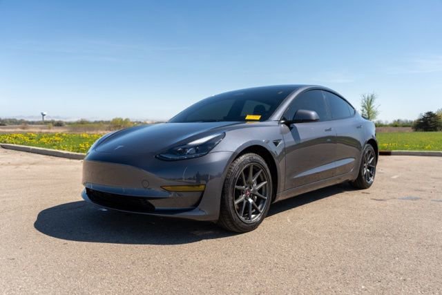 Used 2022 Tesla Model 3 Long Range AWD/4WD image 3