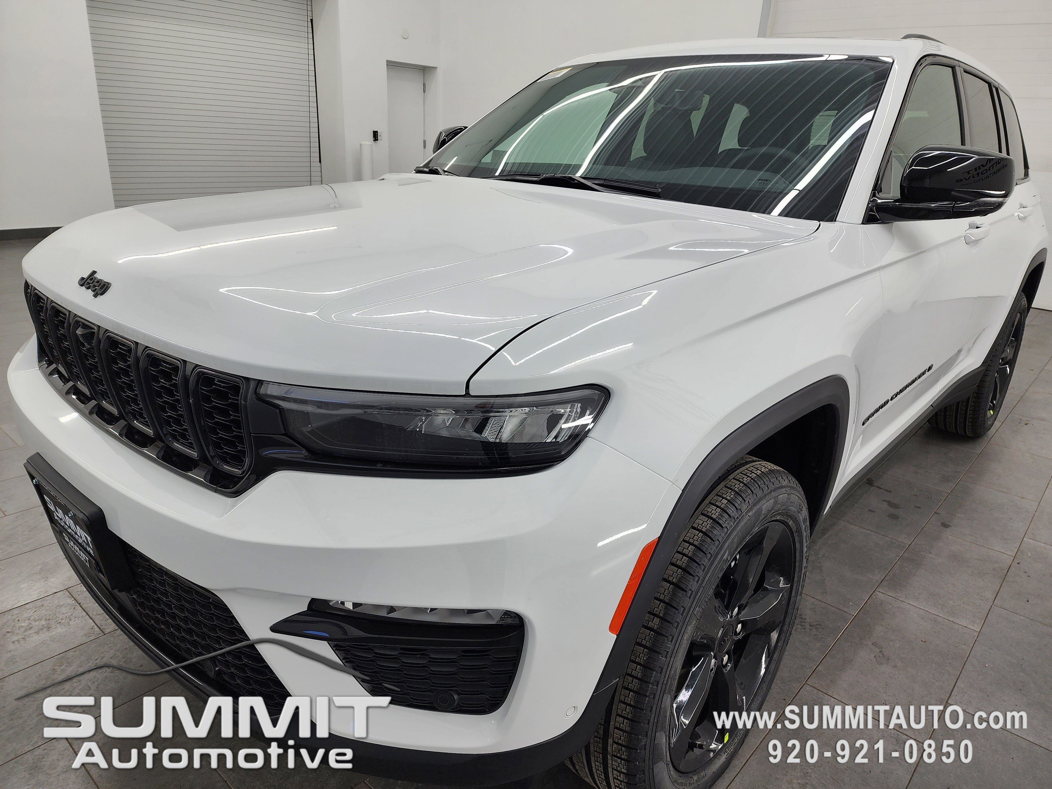 New 2025 Jeep Grand Cherokee Limited w/ Luxury Tech Group II image 7