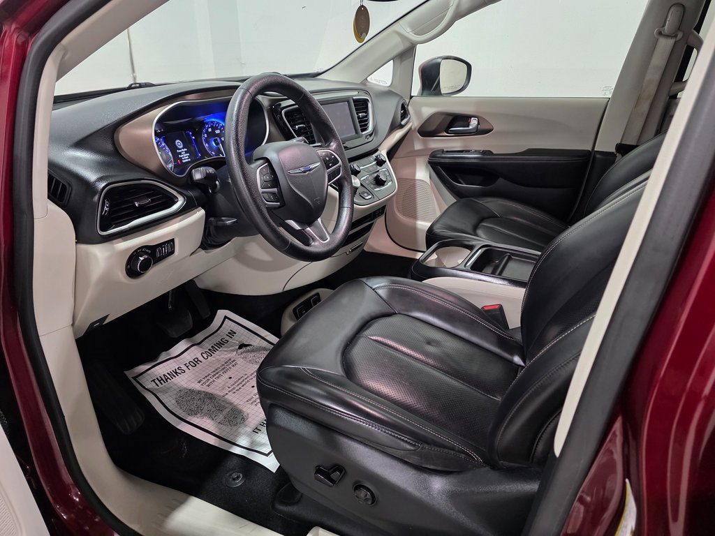 Used 2020 Chrysler Voyager Lxi image 16