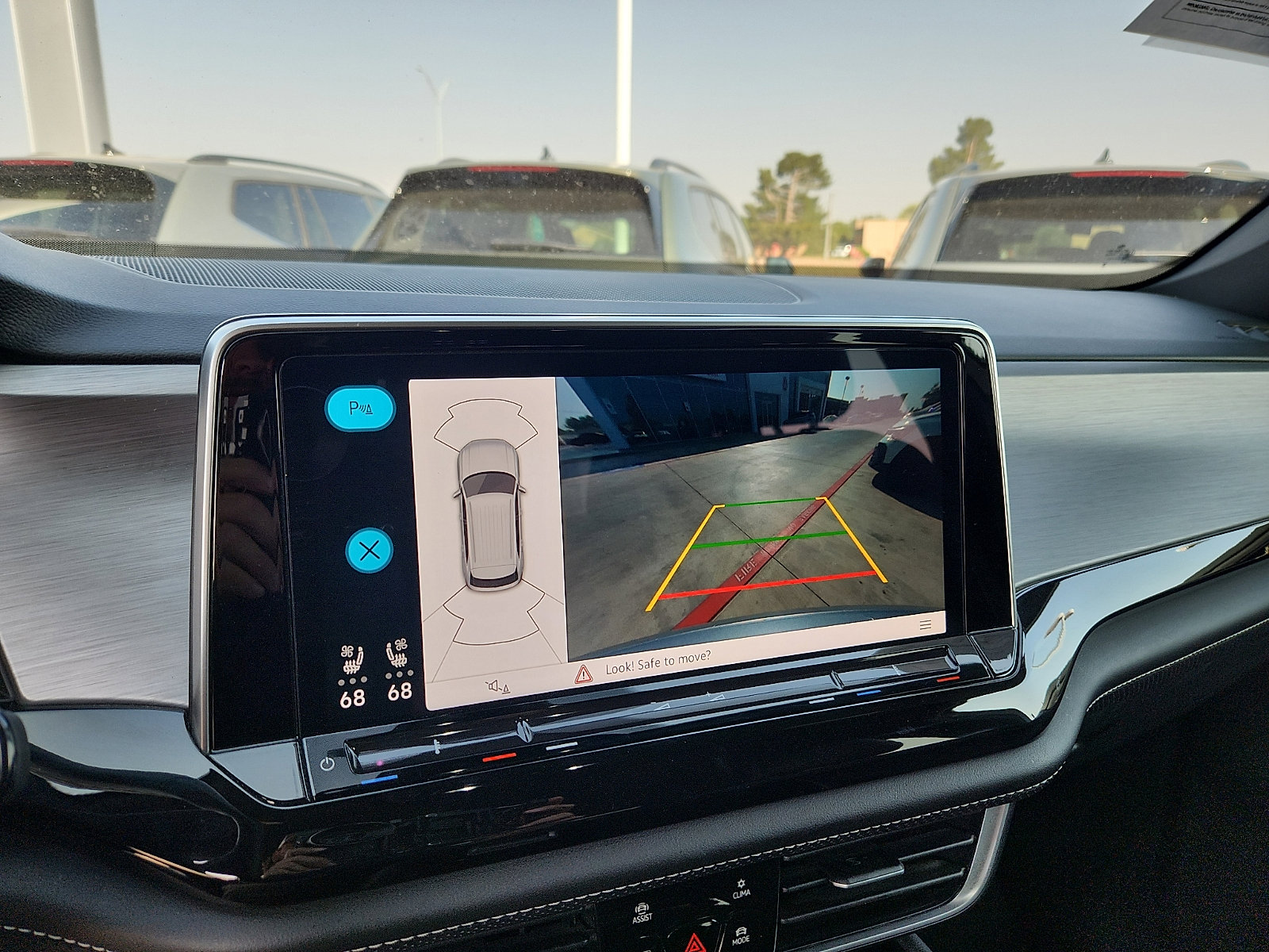 Certified 2025 Volkswagen Atlas Cross Sport SE FWD image 18