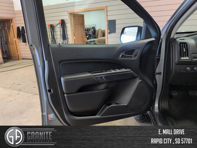 Used 2022 GMC Canyon AT4 w/ Trailering Package image 9