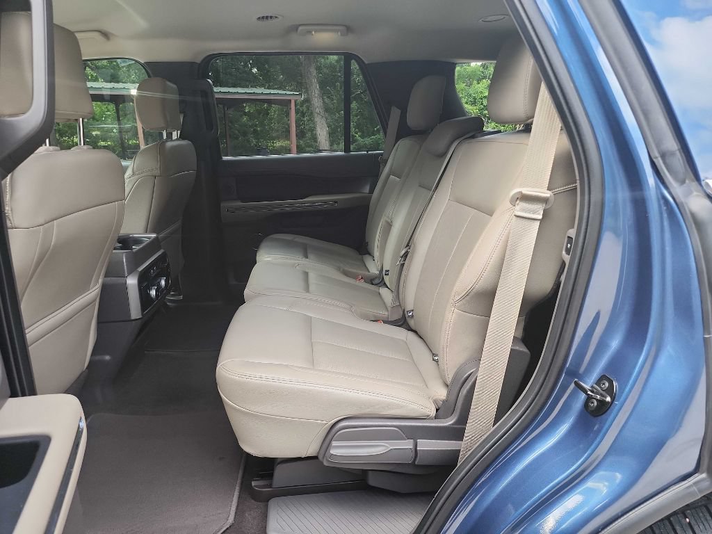 Used 2019 Ford Expedition XLT w/ Equipment Group 202A RWD image 30
